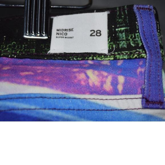 Hudson Jeans Nico Super Skinny Midrise London Night Print Size 28 - Picture 4 of 4